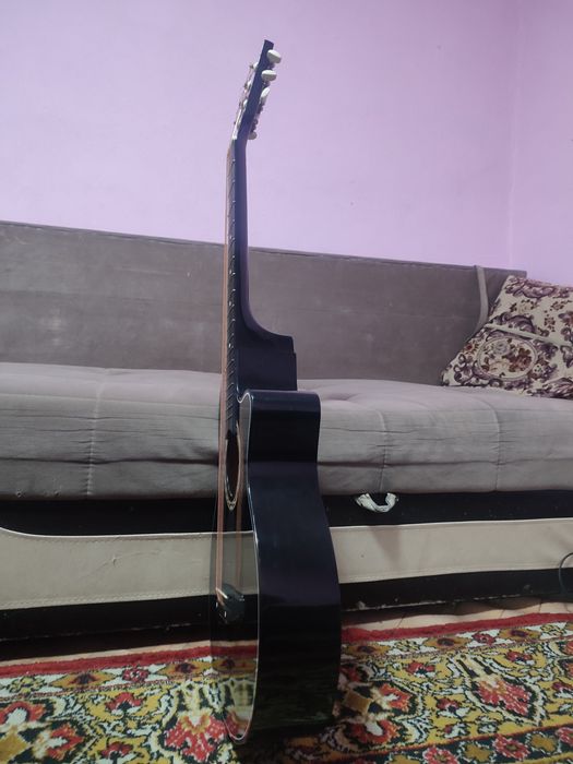 Гитара в хорошем состоянии