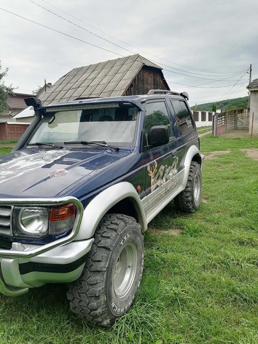 Pajero 2.5 off road +roți de schimb