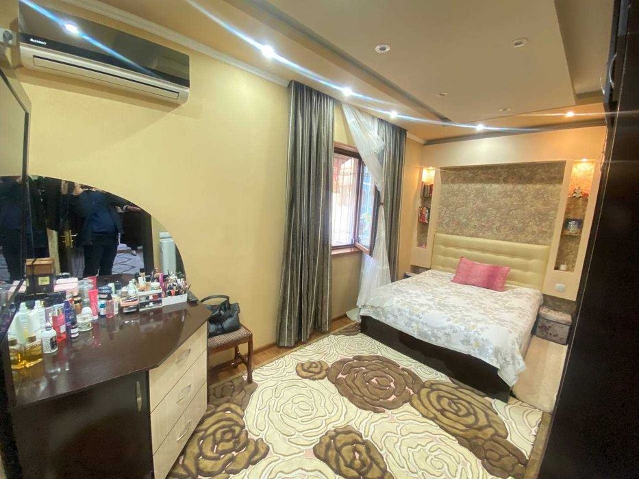 ул Бабура 2в3/2/9 с ремонтом. отличное состояние. Яккасарай РУВД, Корз