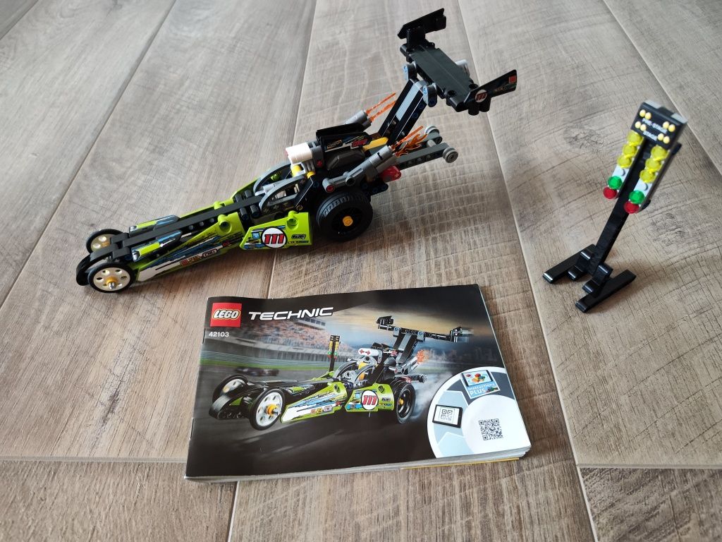 LEGO Technic - Dragster 42103, 225 piese