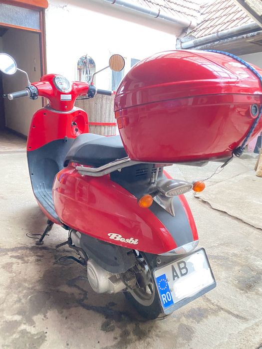 Vând scuter Daelim 125cmc