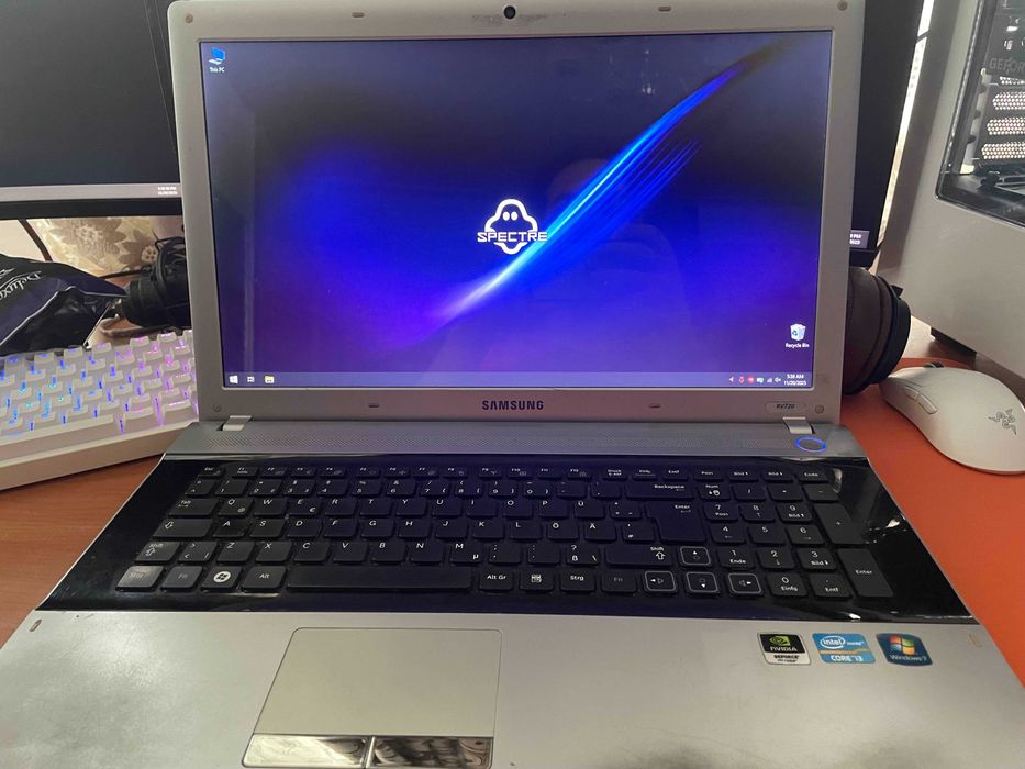 Samsung RV720 8gb i3