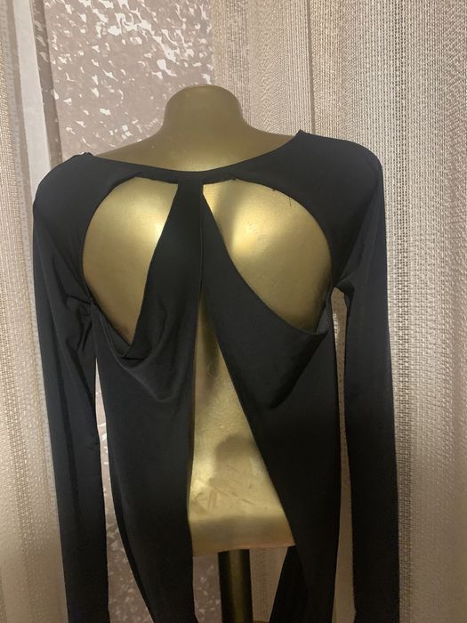 Дамска блуза с ефектен гръб