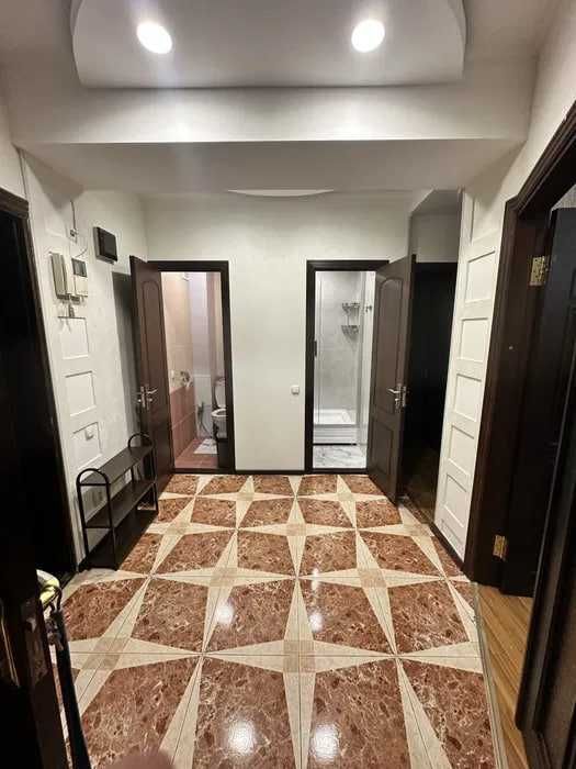 Сдам евро квартиру на Ойбек Цум