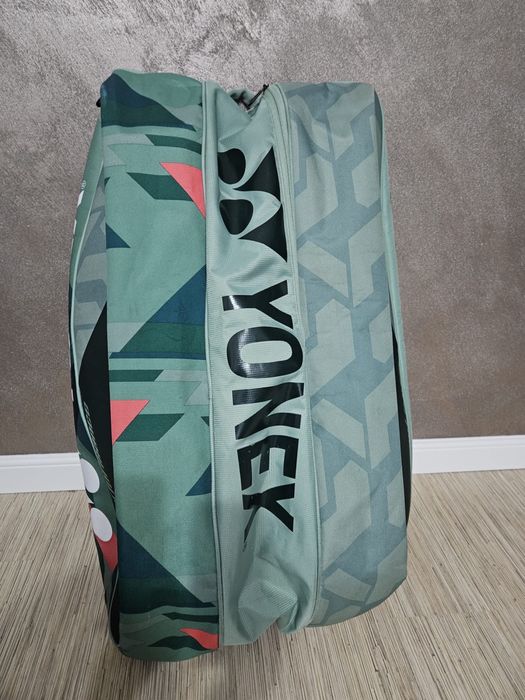 Geanta yonex de 12 rachete