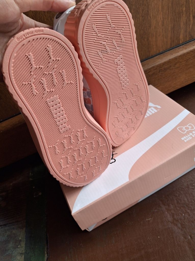 Маратонки за момиче PUMA