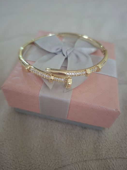 Гривна от медицинска стомана