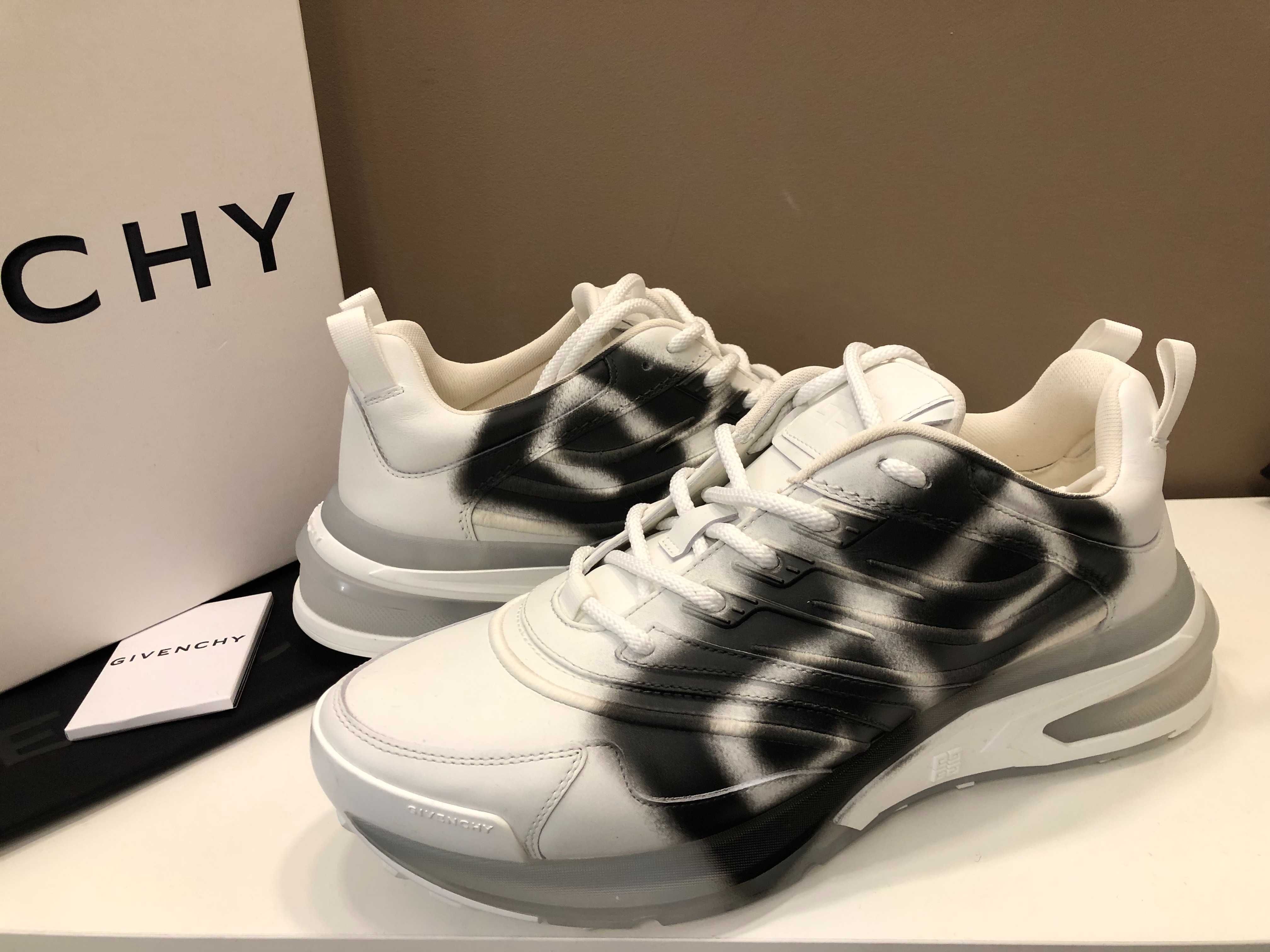 Givenchy sneakers 41-42 autentici, full box, retail 895 euro