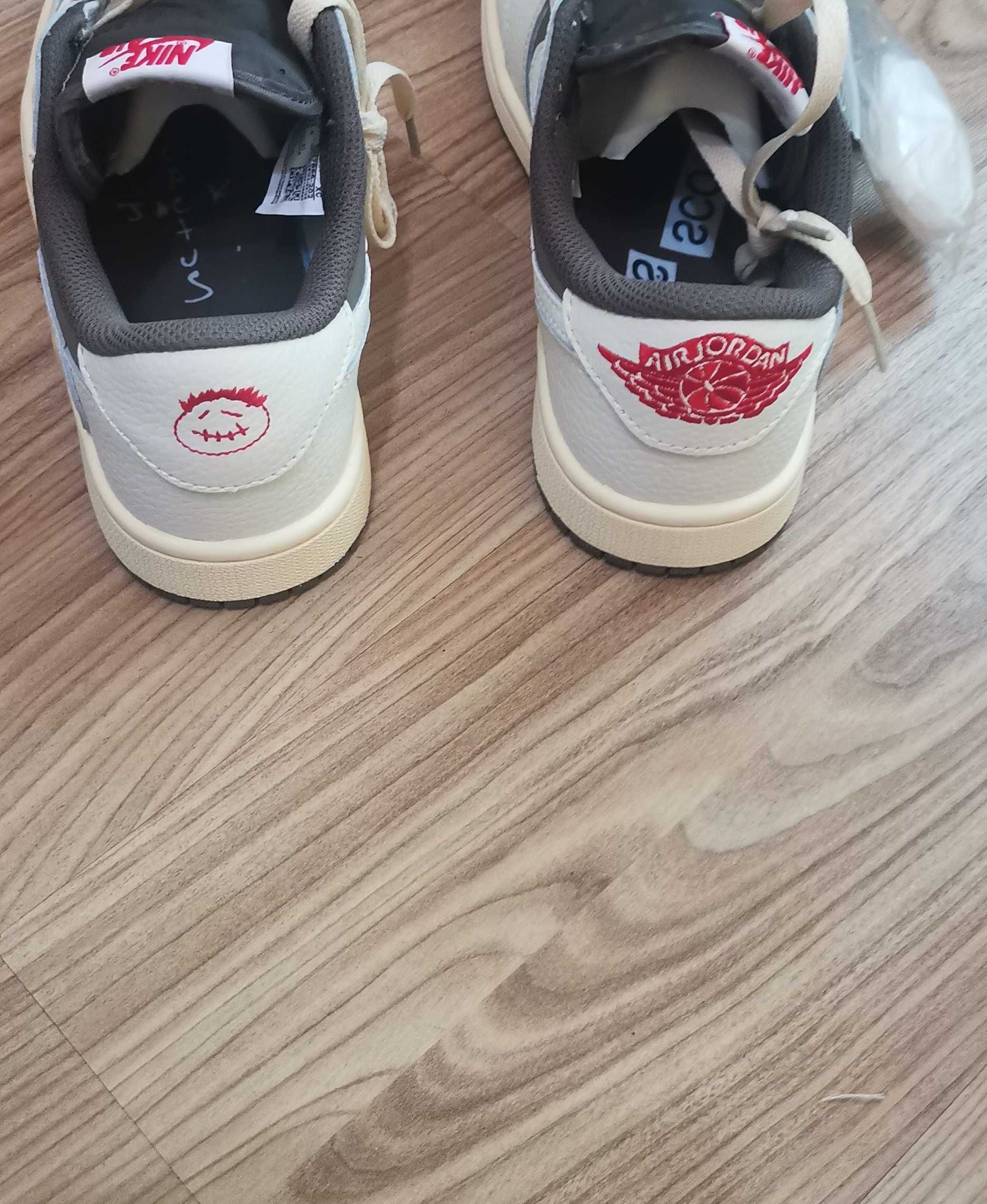 Jordan 1 travis scott reverse mocha   42