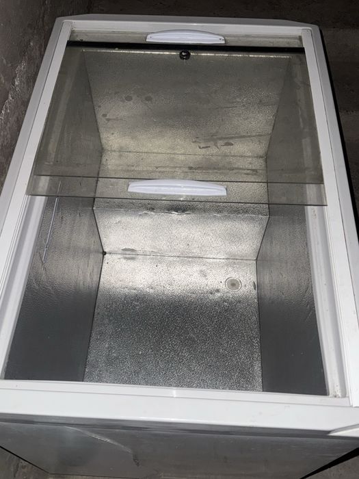 Морозильник в отличном состояний