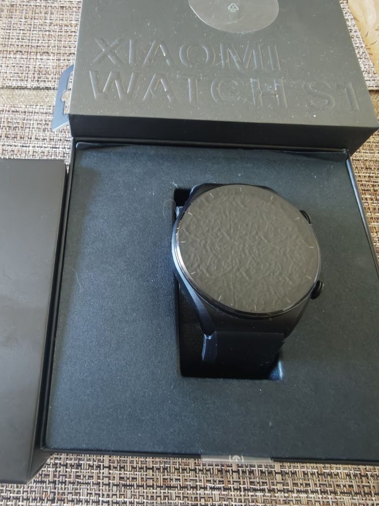 Продавам Xiaomi Watch S1