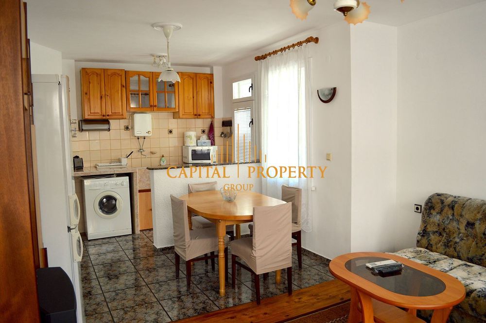 Тристаен обзаведен, тухлен апартамент, Червен Площад / Чаталджа, Варн