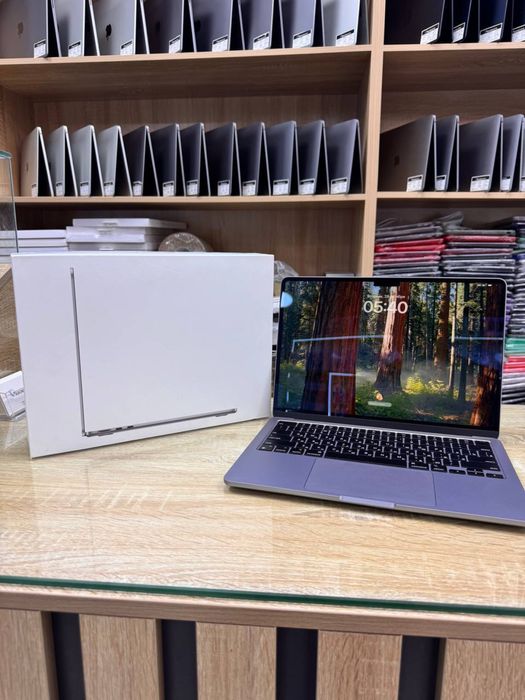 Macbook air 2022 M2 8/512Gb