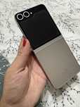 Samsung Galaxy Z Flip6