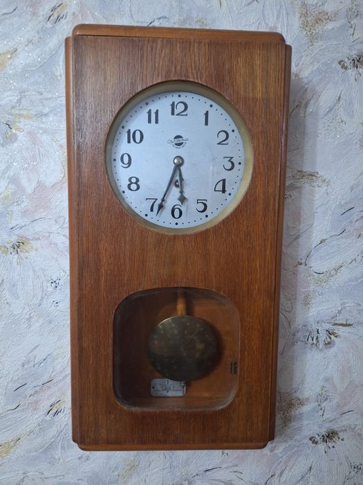 Продам часы настенные