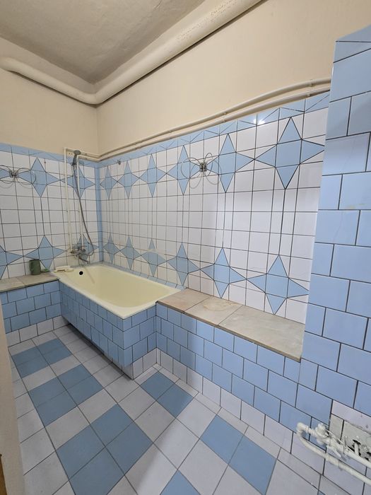 Квартира сотилади 150 квадрат 2 этаж 150 000 уе яна хавличасиям бор