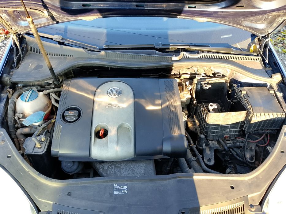 Продава се на части Volkswagen Golf 5 1.4 FSI бензин