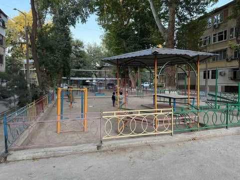 СРОЧНО 3-хонали кирпичный домда, 2-роддом (П)