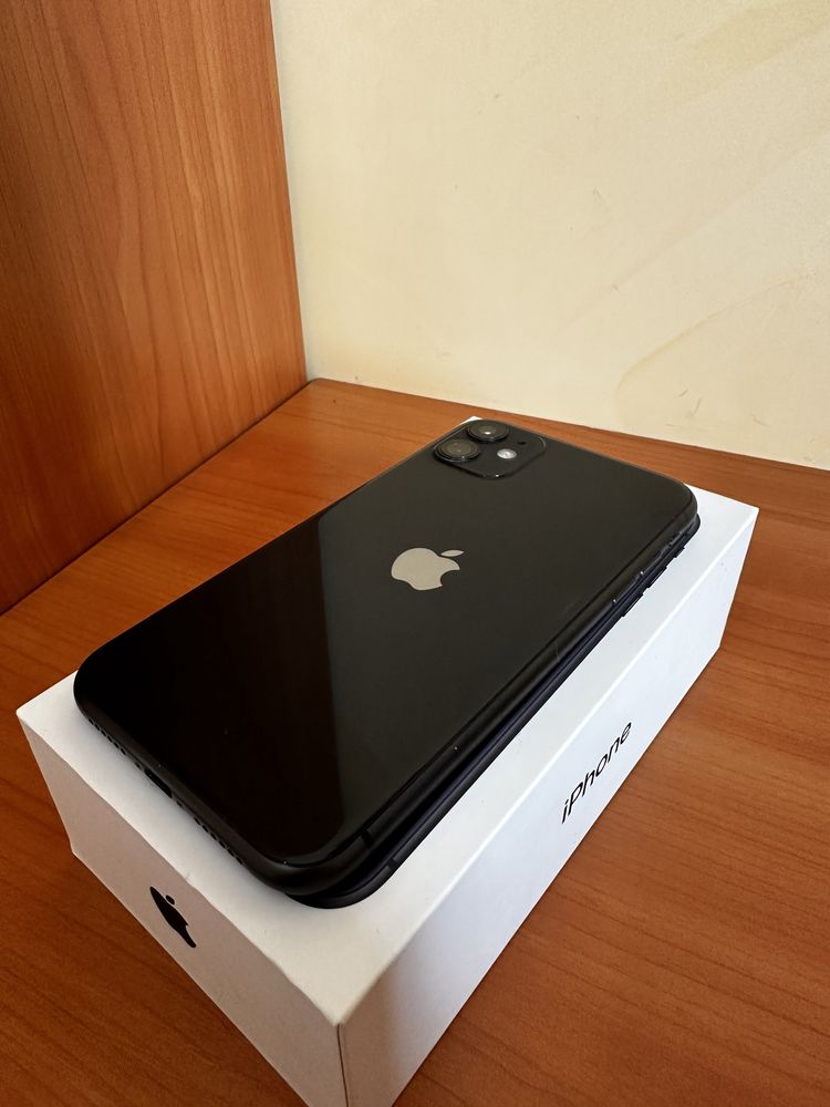 Apple iPhone 11, 64 GB, черен