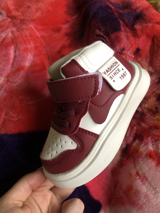 Adidasii noi nefolosito