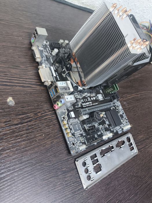 Gigabyte H110+i7 7700+32Gb