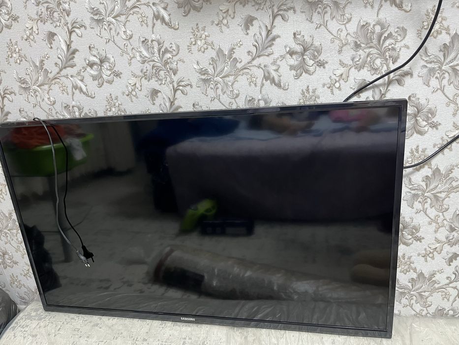 Телевизор samsung