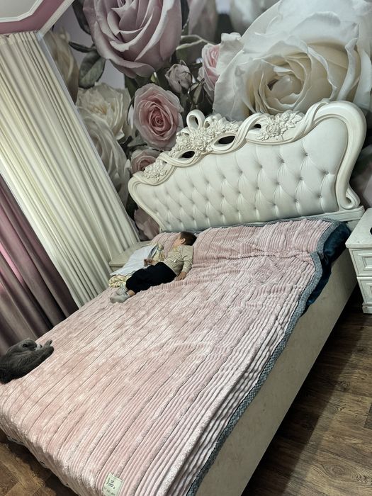 Спальный гарнитур