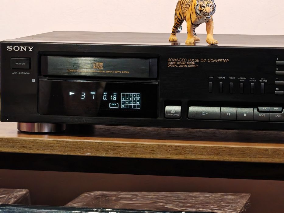 Sony CDP-515. Cd player de calibru. Date tehnice mari. Preț fix !