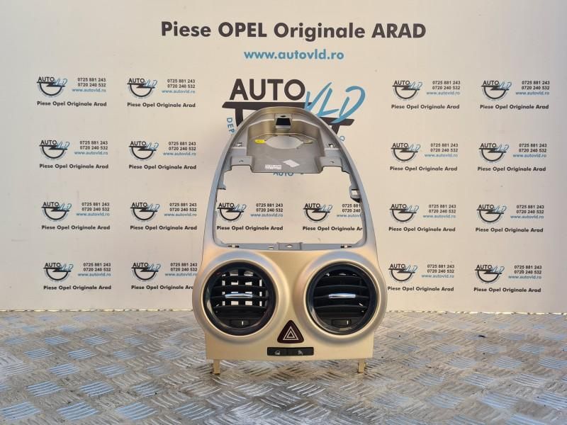 Consola bord cu grile ventilatie Opel Corsa D