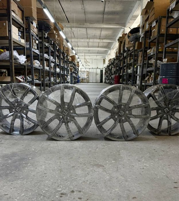 Bestune Honji Donfeng. Oldi va orqa labavoy