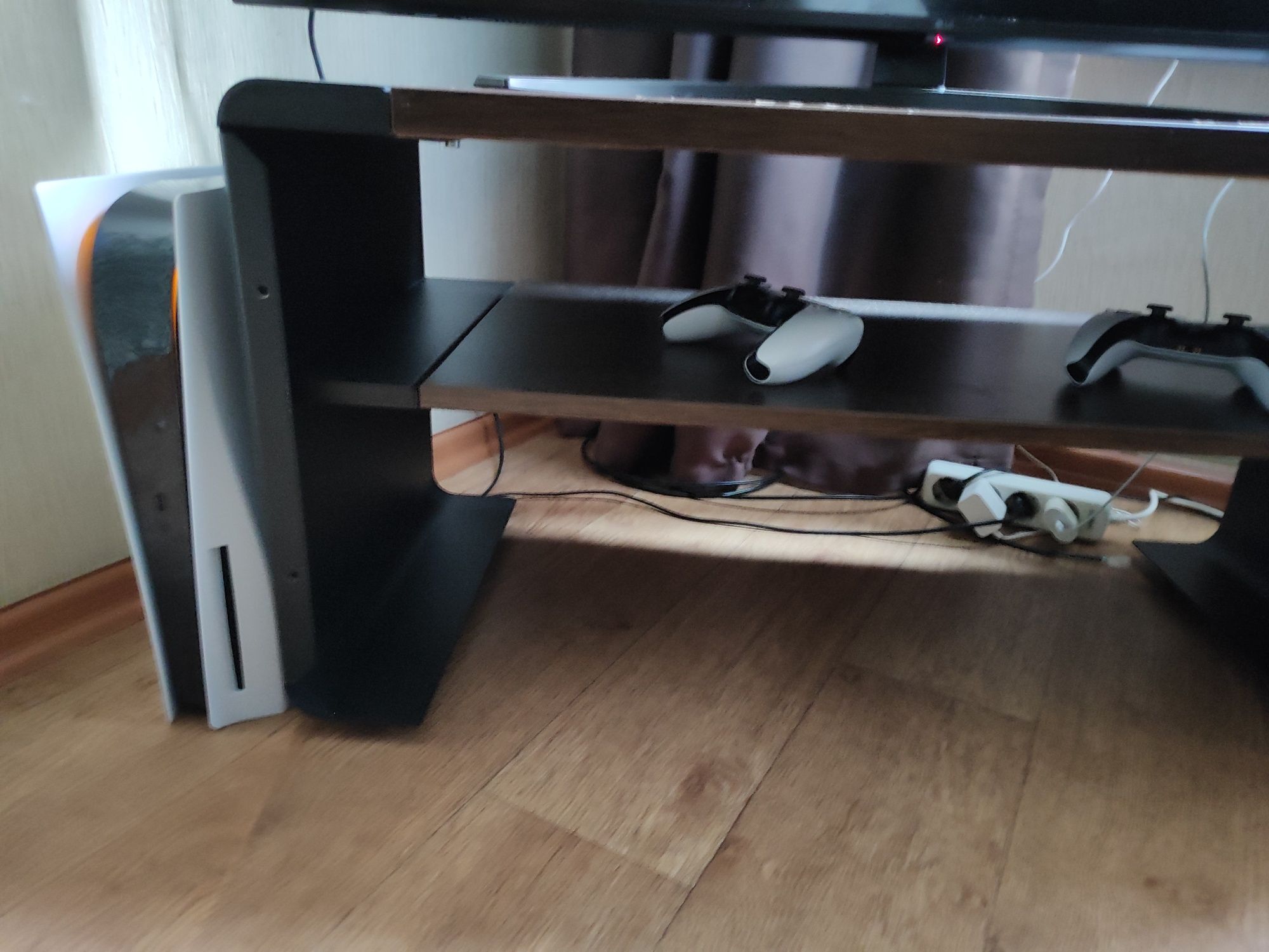 PS 5.            .