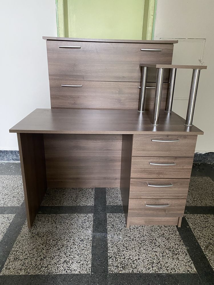Бюро 110х75х60 Бургас център