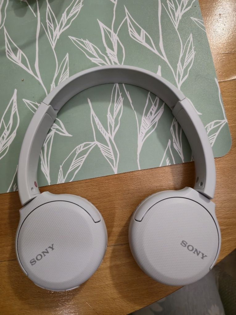 Безжични слушалки SONY WH-CH510
