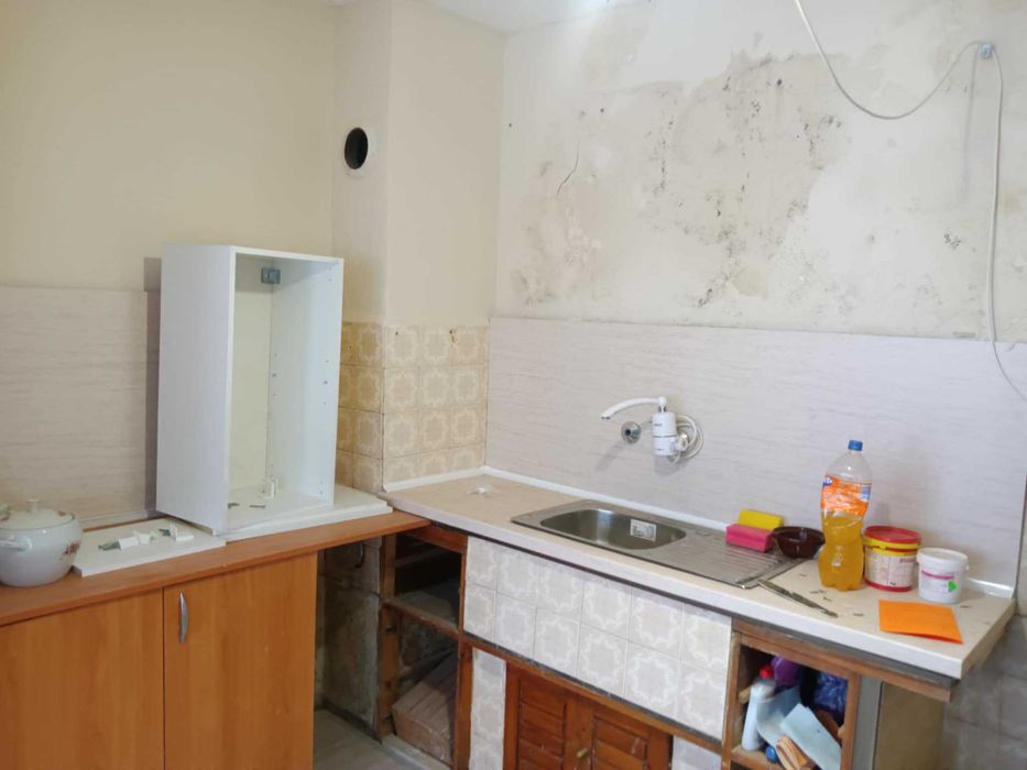 Продава се Четиристаен апартамент в Варна, Левски - 98 кв.м за 1326 €/кв.м - Снимка #2