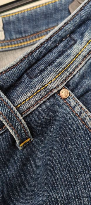 Vând jeans Jacob Cohen style 613 handmade