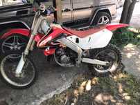 Продавам Honda cr 125