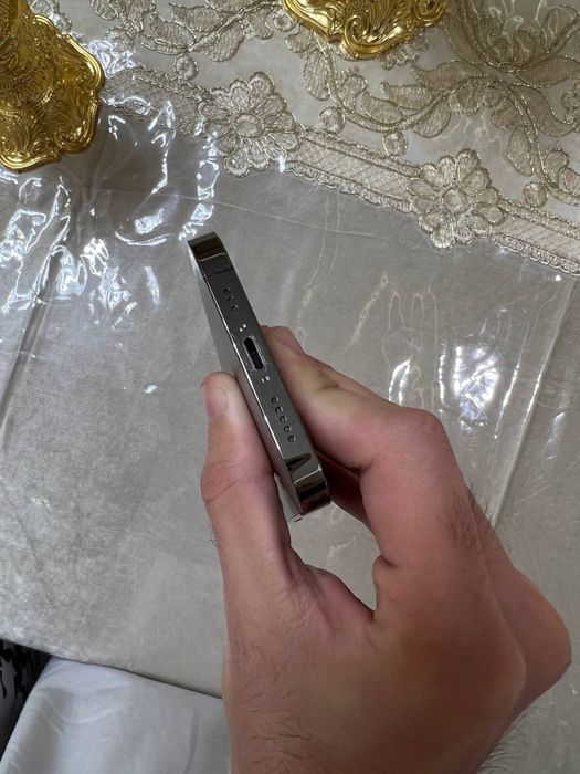 ayfon 12pro xolati ideal aybi yoq