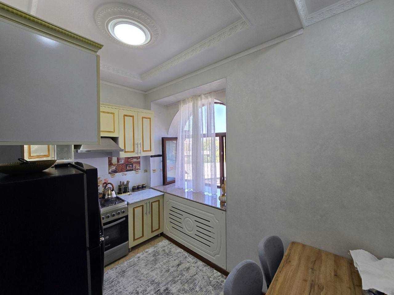 Продается квартира на Юнусабадском районе ориентир ресторан Шохсарой