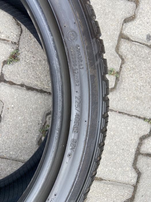 HANKOOK 4SEASON  225/40/18 DOT 2322 8 mm грайфер почетиНОВИ
