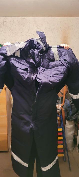 Продам НОВЫЙ Тёплый зимний комбинезон. Спецовка.