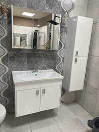 Комплект шкаф за баня с мивка и огледало