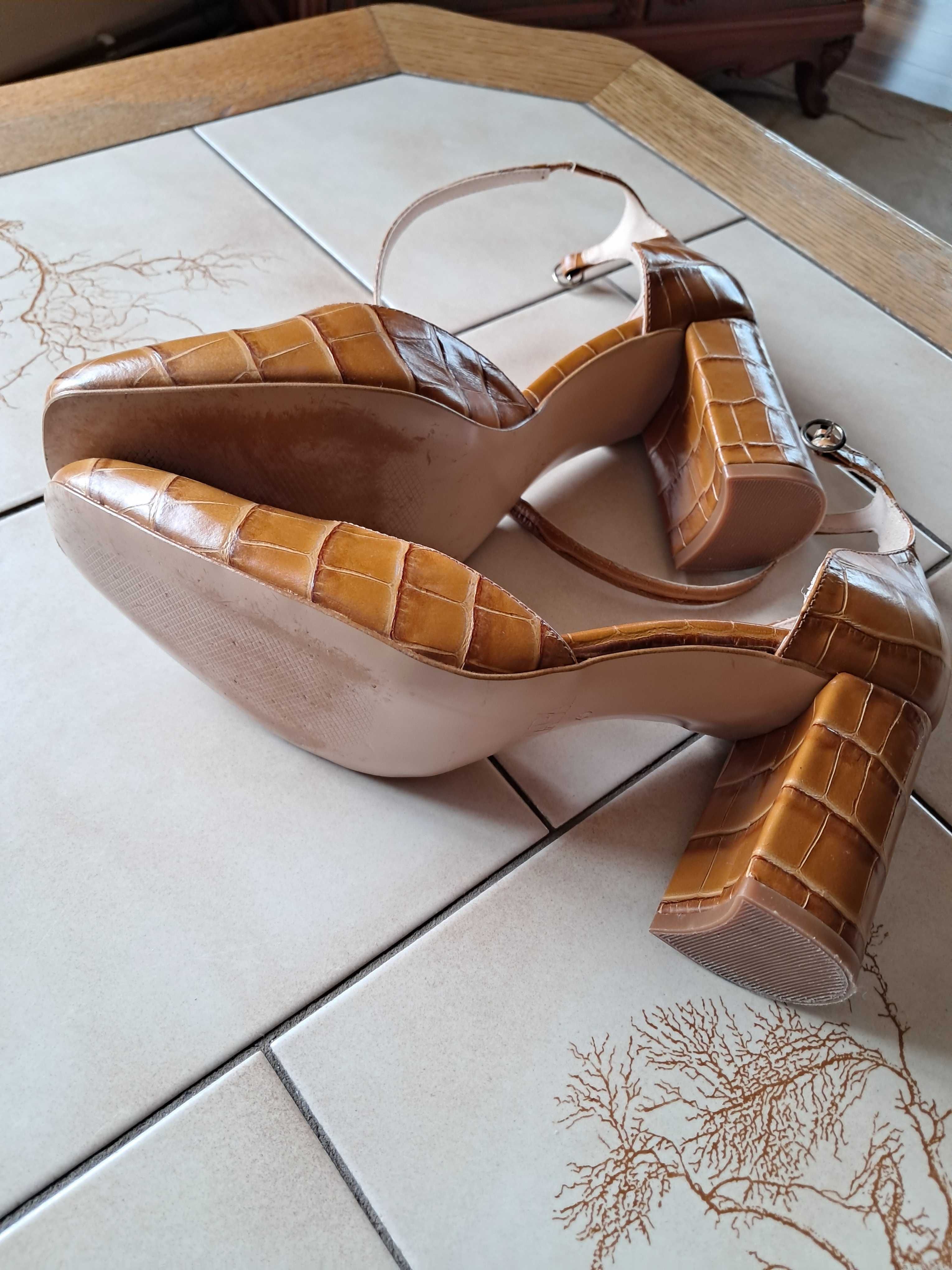 Pantofi crem Zara marime 39