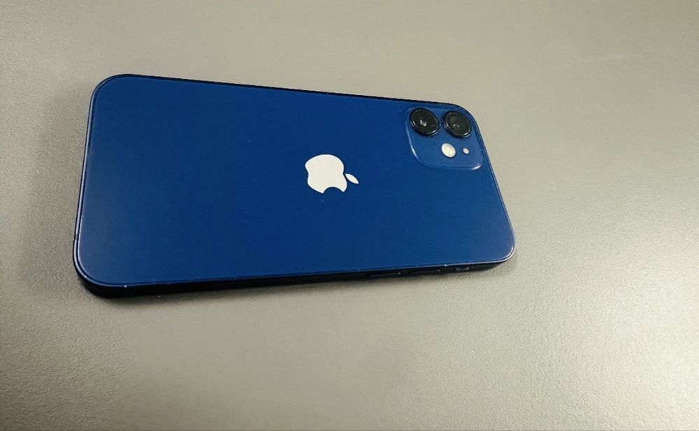 vând iPhone 12 mini