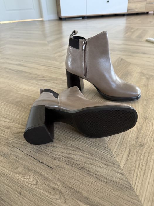 Ghete elegante cu toc Rizzoli