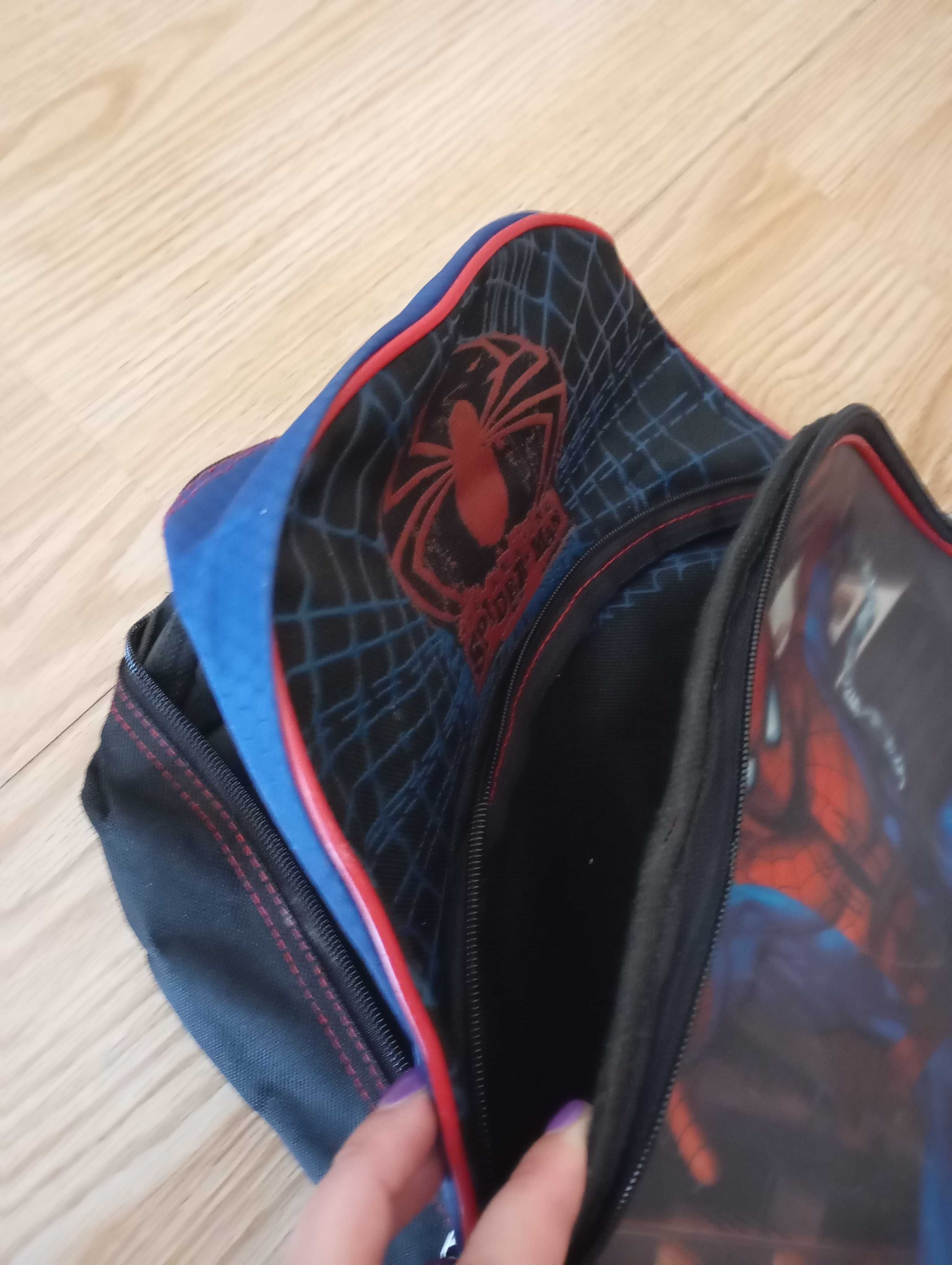 Раница ученическа Spiderman и раница Marvel - 2 броя за 50 лв