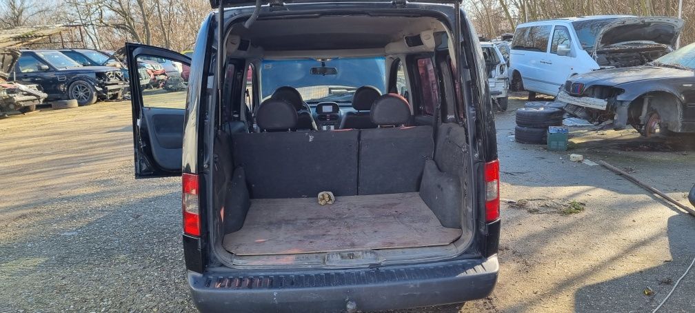 Dezmembrez Opel Combo 2006 1.3 diesel