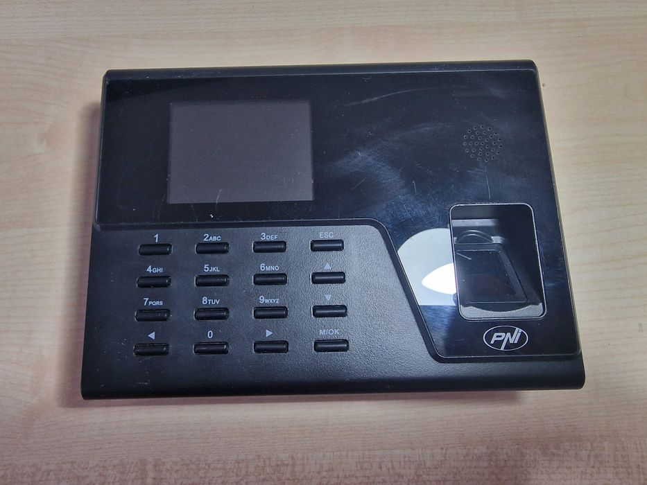 Sistem pontaj biometric PNI Finger 700 – complet, functional