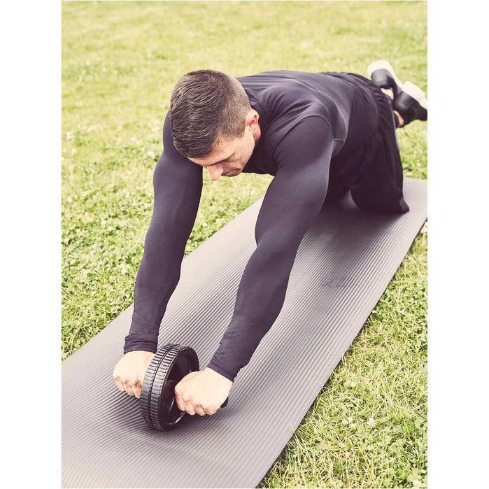 Roata fitness pentru abdomene