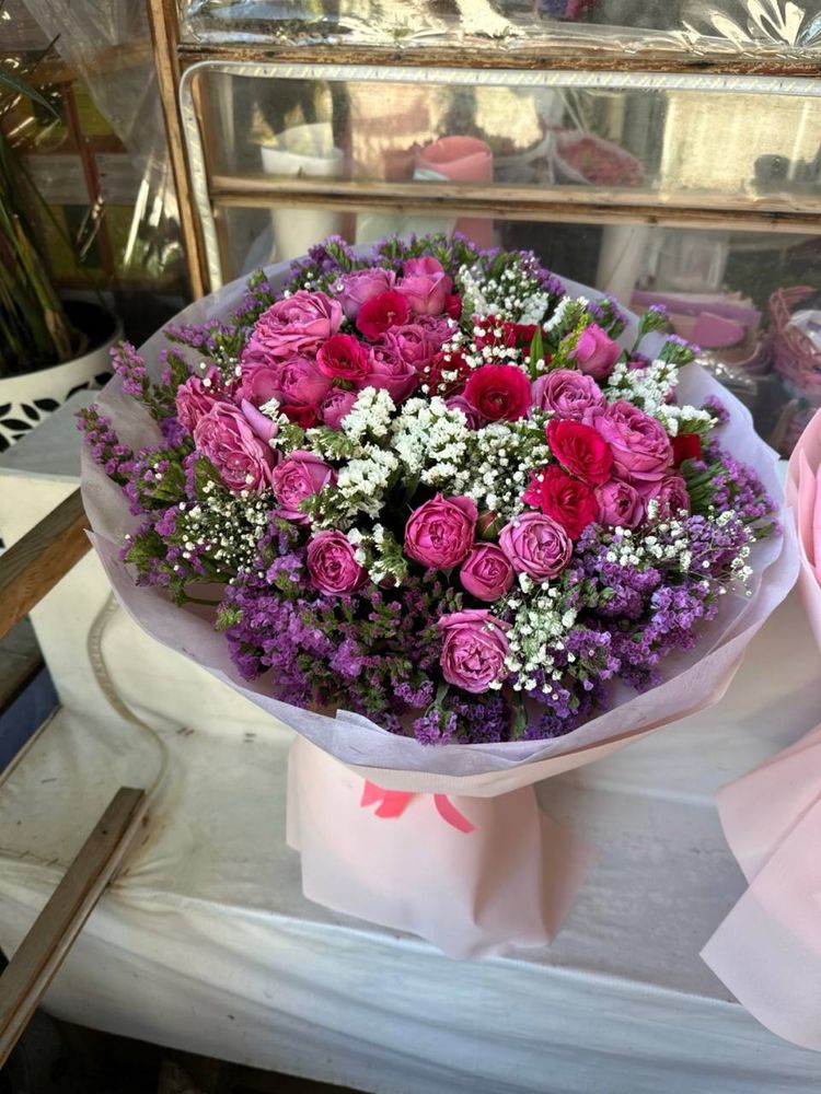 Pion bables atirgul roza buket gullar