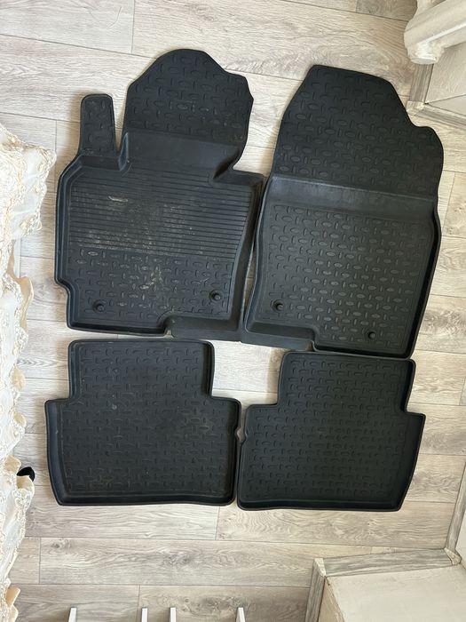 автомобильные резиновые коврики